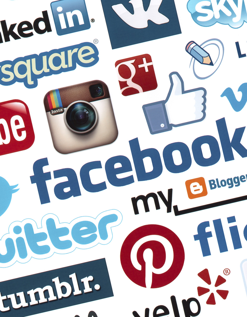 Actuer des réseaux sociaux comme facebook, linkedin, youtube